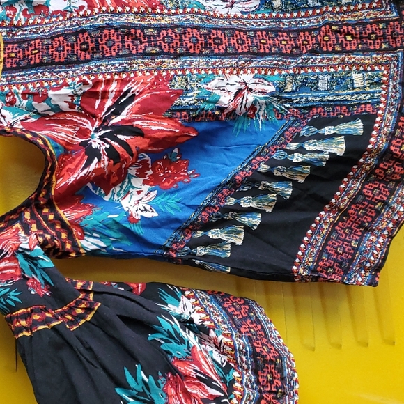 Flying Tomato open shoulder blouse - Picture 4 of 6